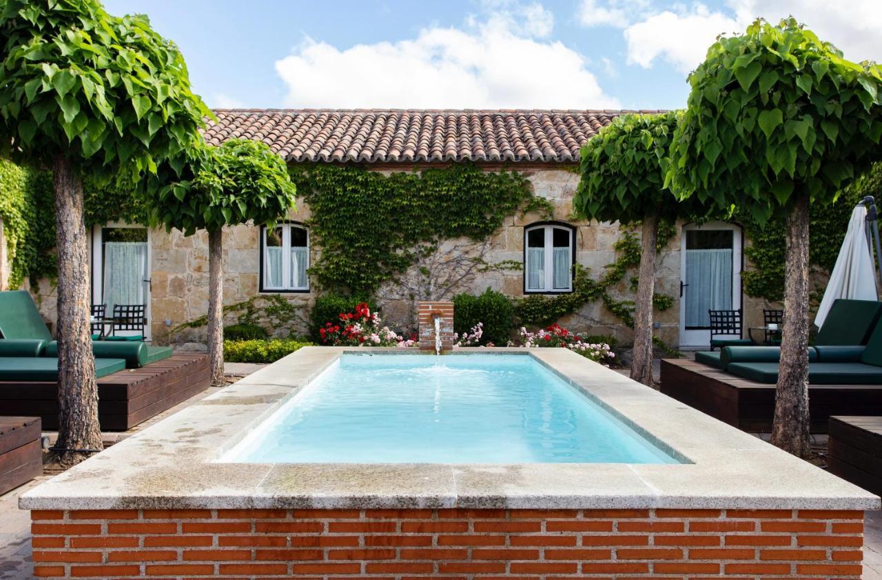 Hacienda Zorita Wine Hotel & Spa Valverdón Extérieur photo The swimming pool at the hotel