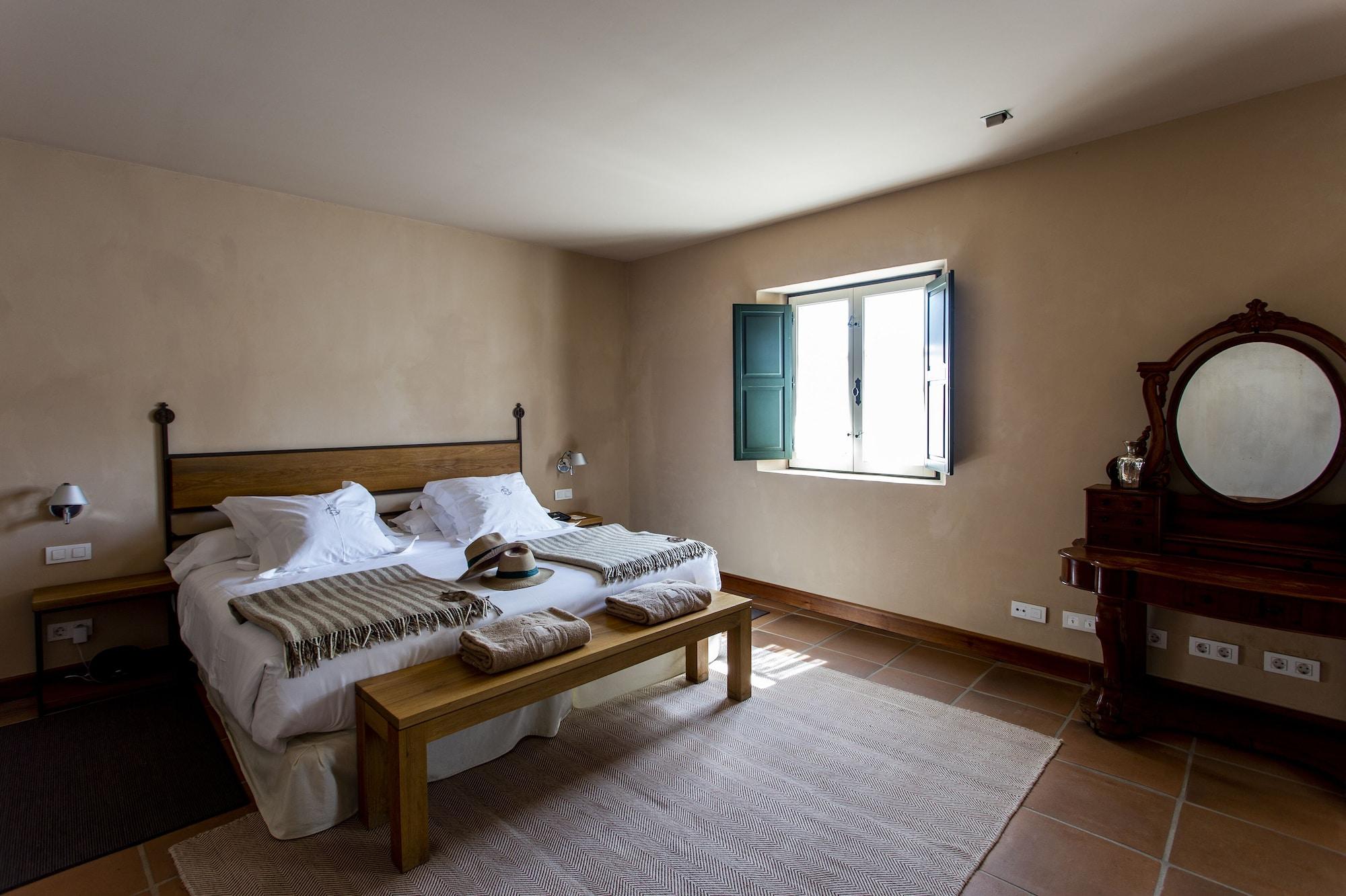 Hacienda Zorita Wine Hotel & Spa Valverdón Extérieur photo A bedroom at the hotel