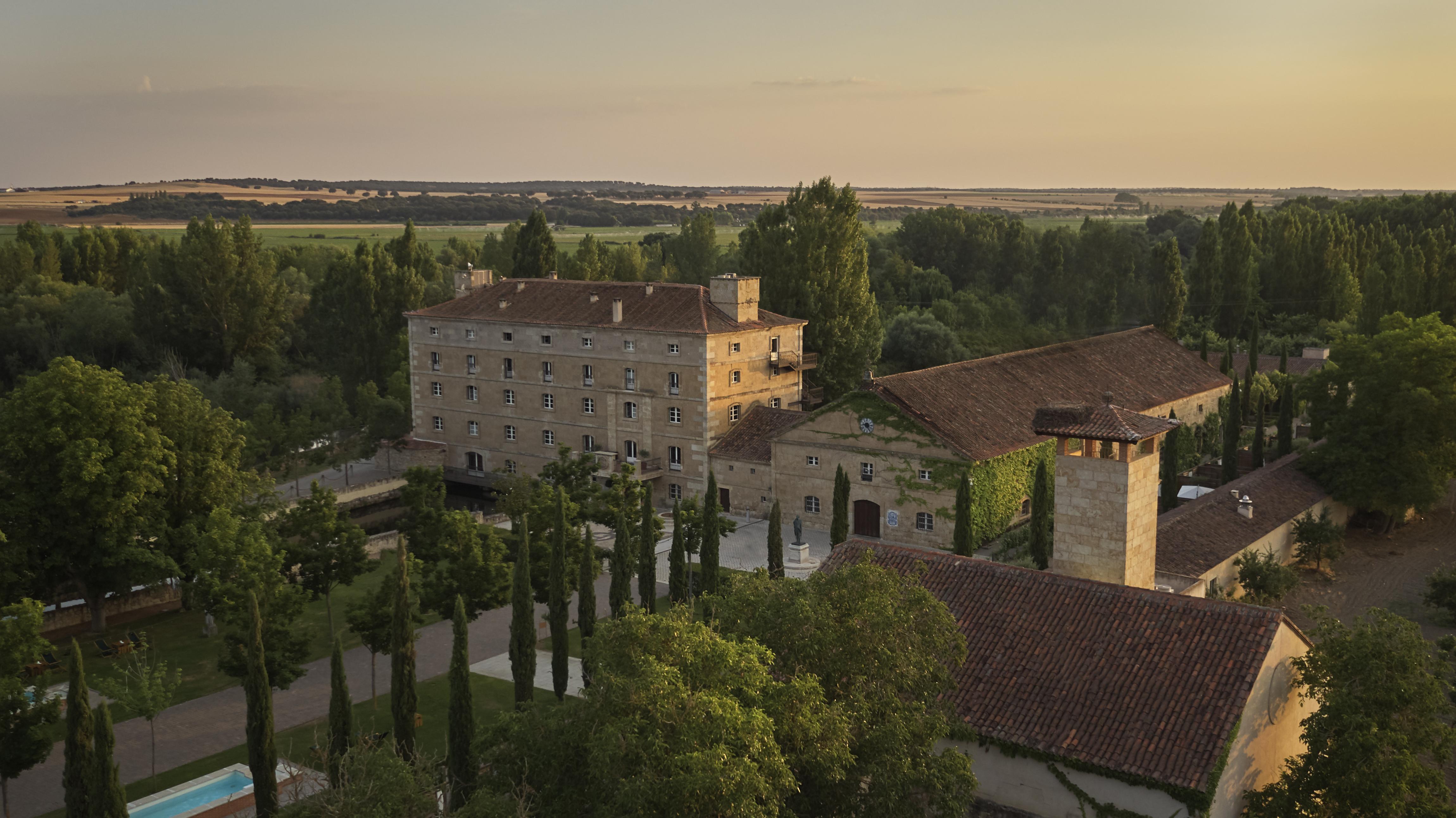 Hacienda Zorita Wine Hotel & Spa Valverdón Extérieur photo The Château de Chaumont