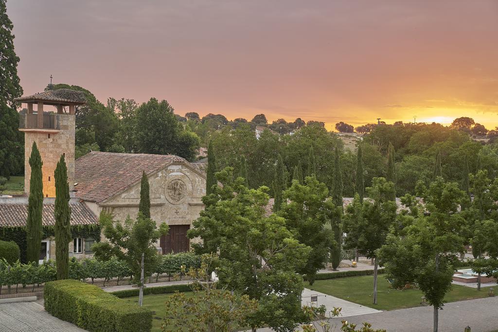 Hacienda Zorita Wine Hotel & Spa Valverdón Extérieur photo Sunset at the St. Mark's Chapel