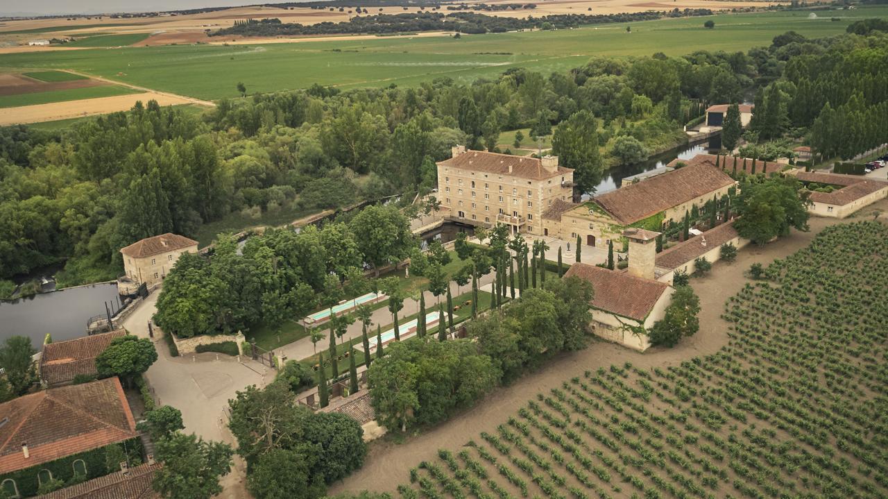 Hacienda Zorita Wine Hotel & Spa Valverdón Extérieur photo Aerial view of the Château de Chailhes