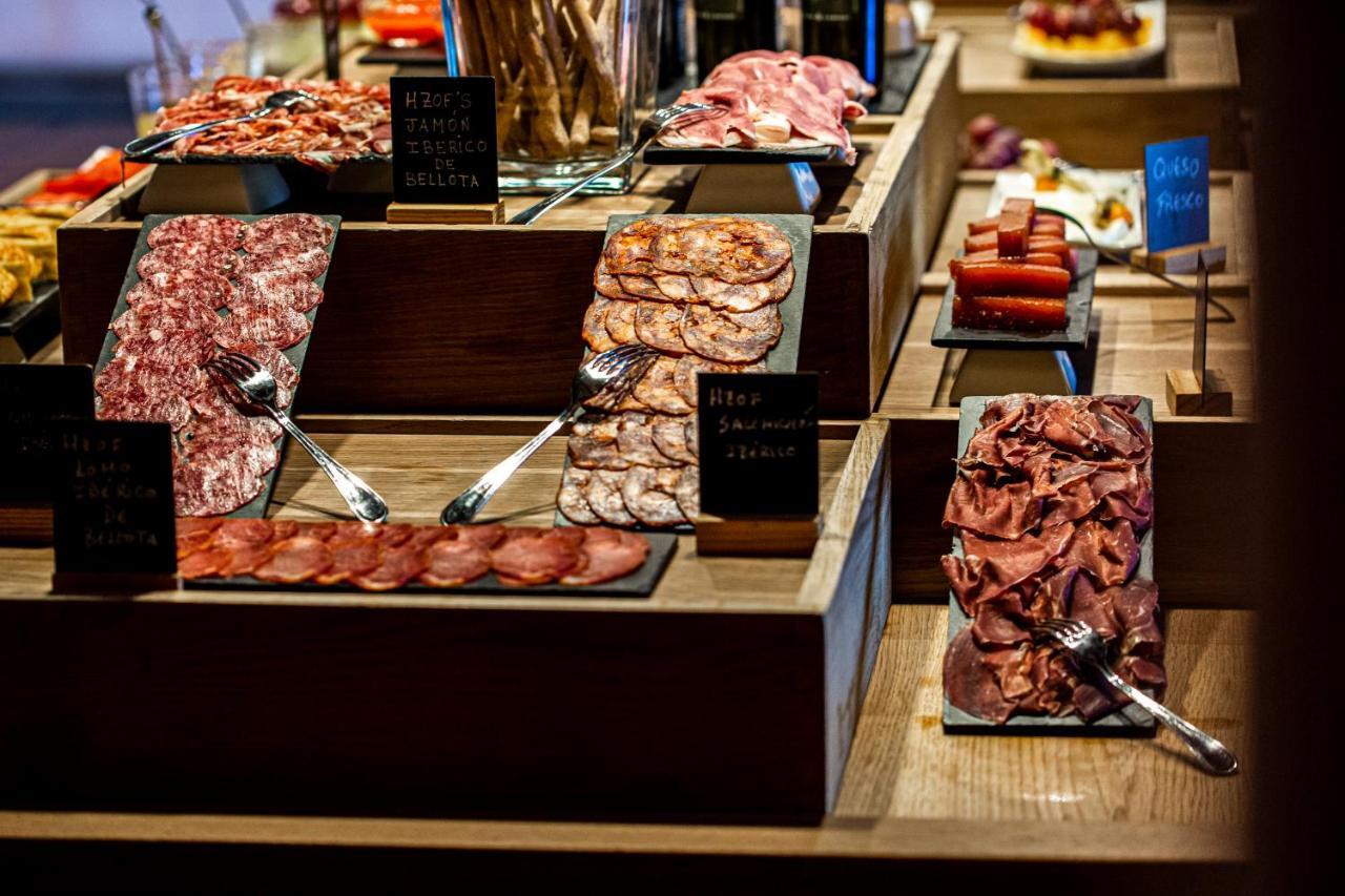 Hacienda Zorita Wine Hotel & Spa Valverdón Extérieur photo A selection of cold cuts