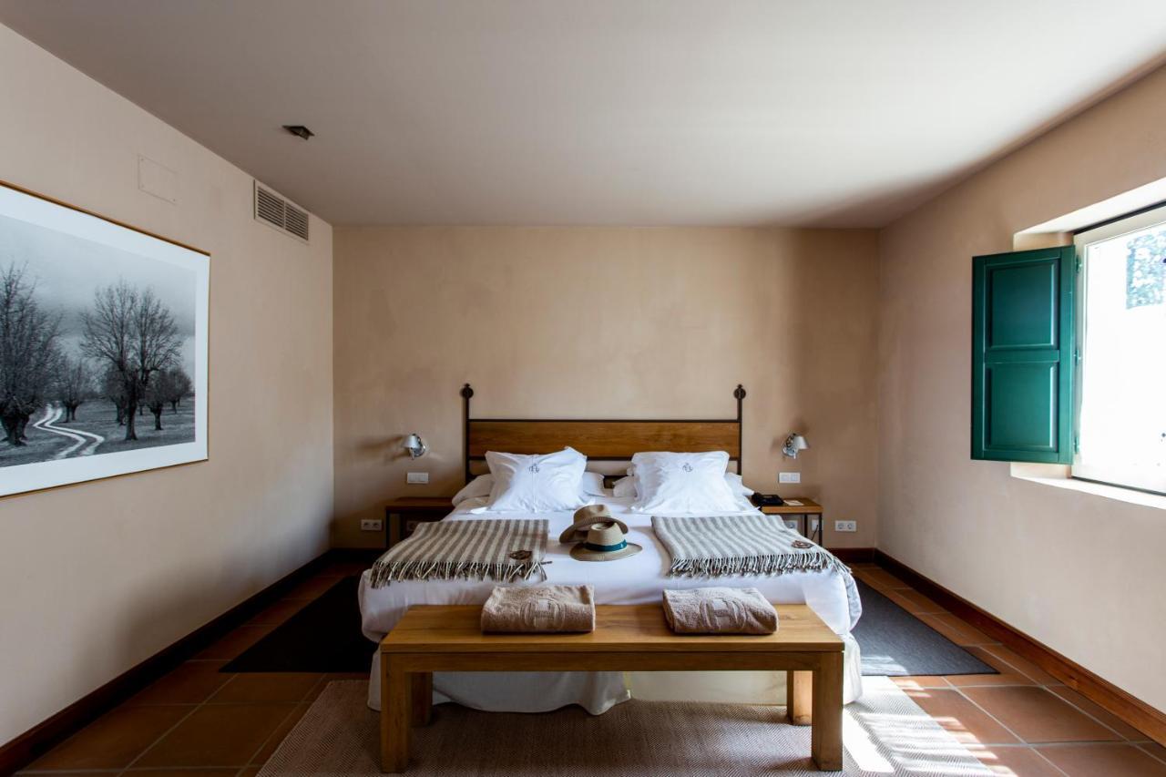 Hacienda Zorita Wine Hotel & Spa Valverdón Extérieur photo A room at Hotel Casa 1800